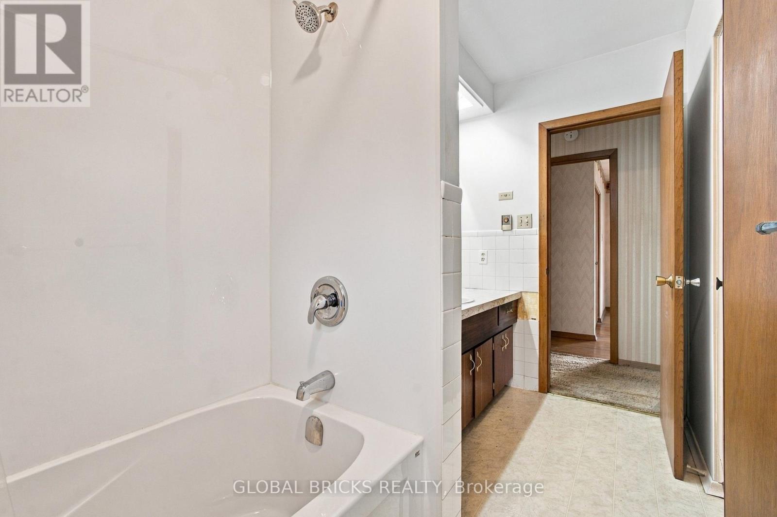 18 Falesy Avenue, Kitchener, ON photo 21