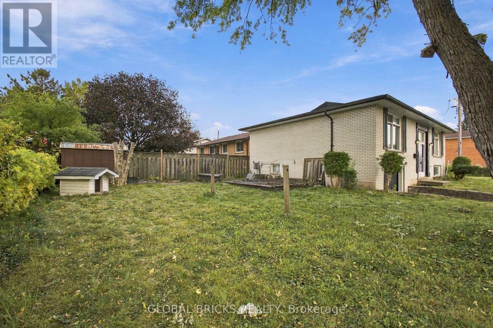 18 FALESY AVENUE - 39