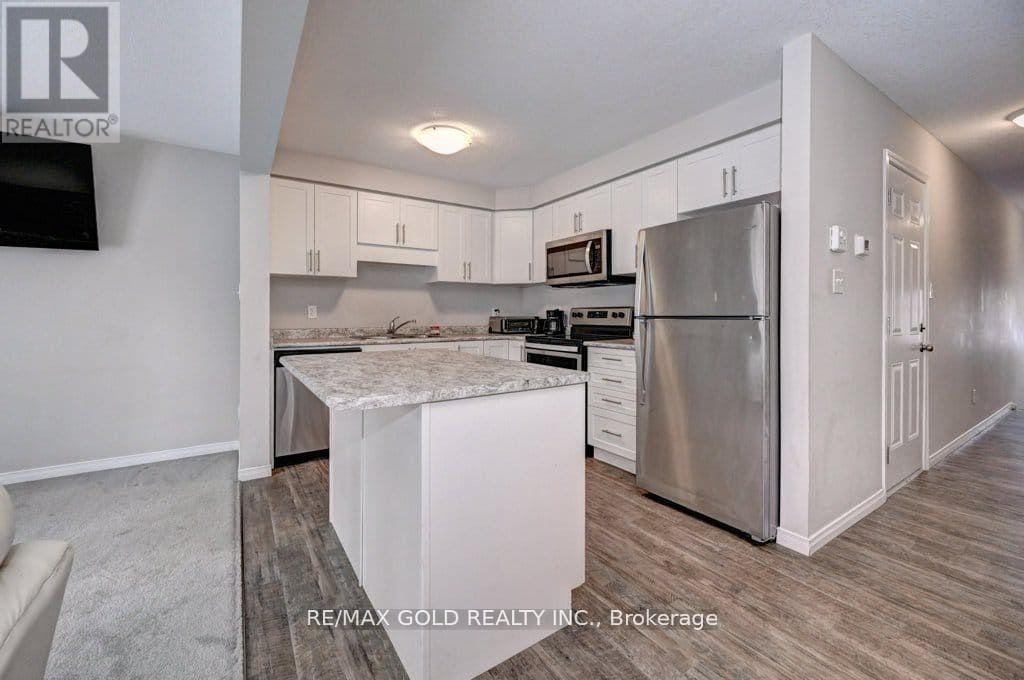 35 - 50 PINNACLE DRIVE — photo 3