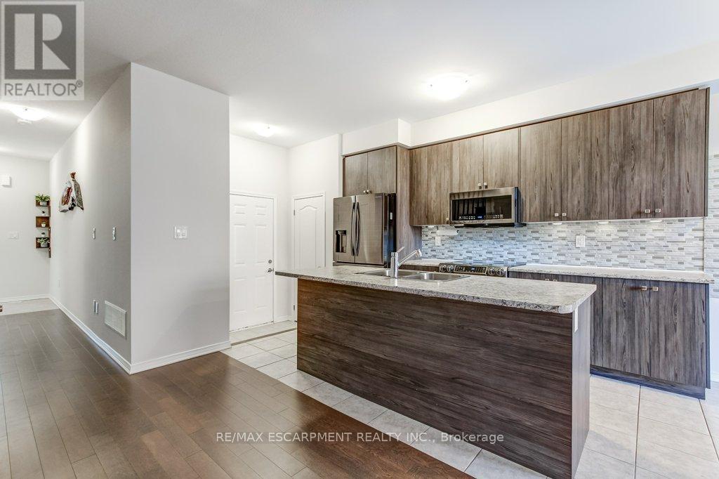 80 OAKTREE DRIVE - 10