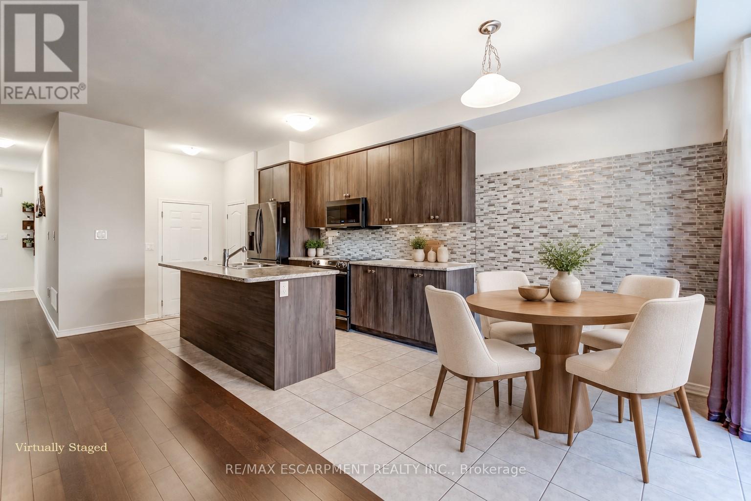 80 OAKTREE DRIVE - 21