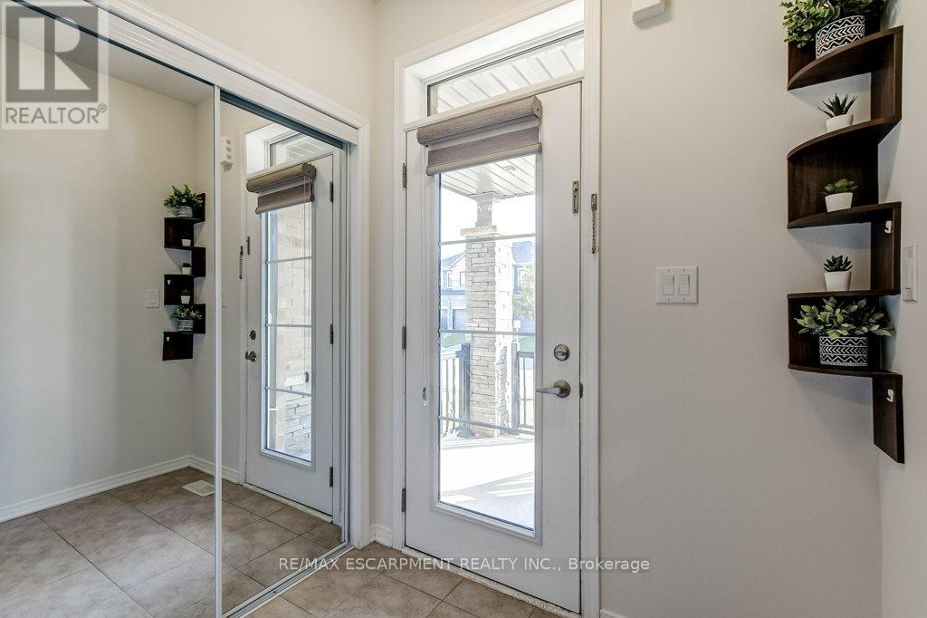 80 Oaktree Drive, Haldimand, ON photo 5