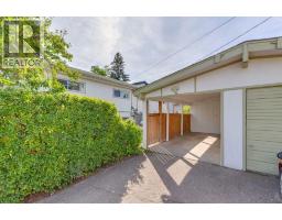 1101 42 Street SW - photo 44
