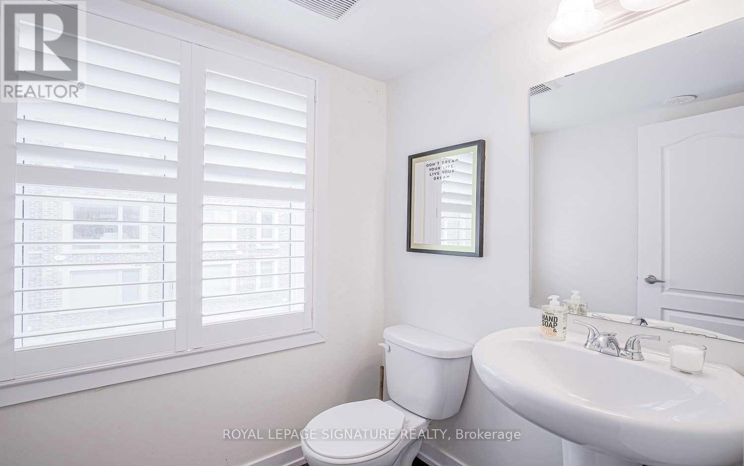 65 Lindcrest Manor — photo 18