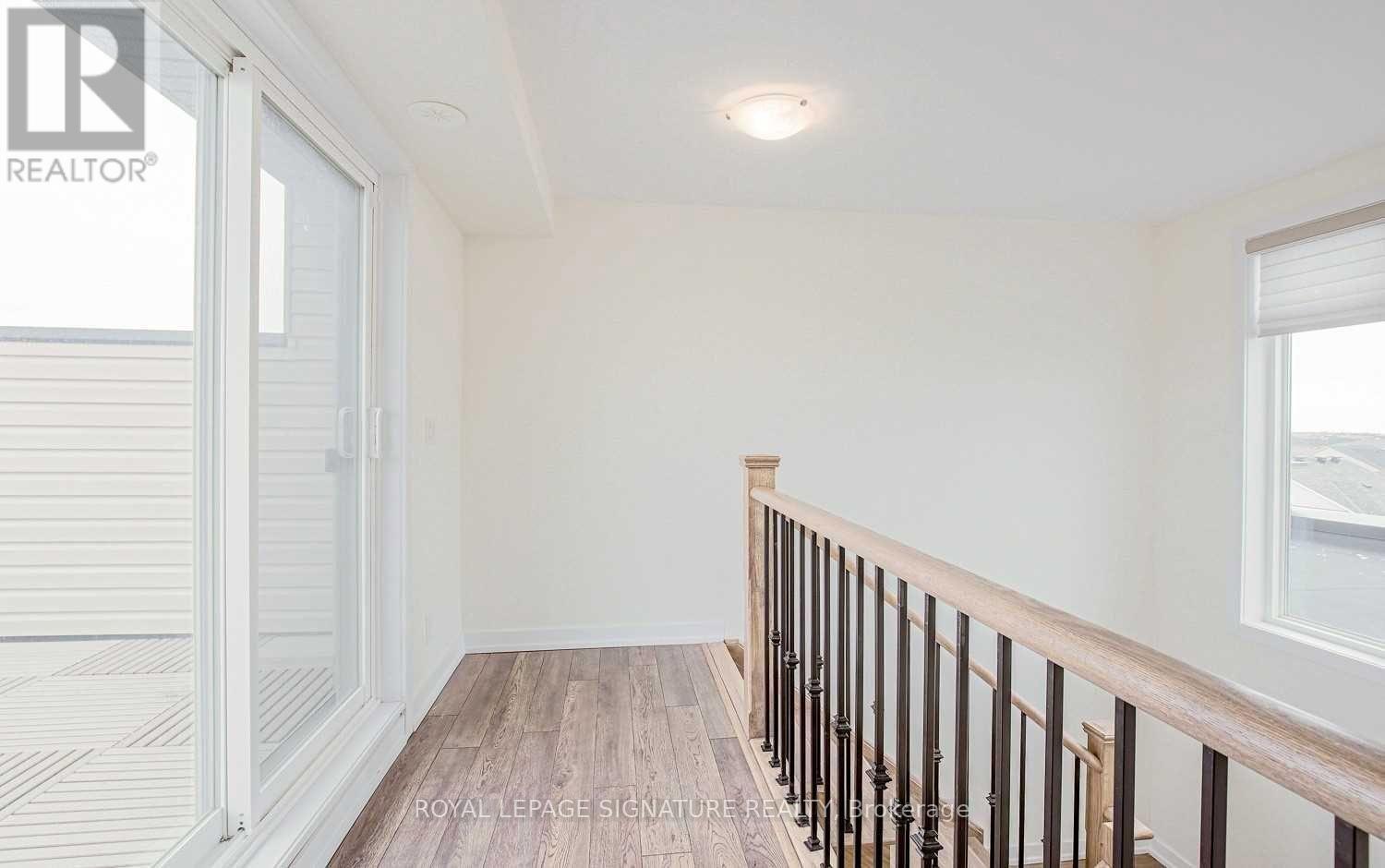 65 Lindcrest Manor — photo 27