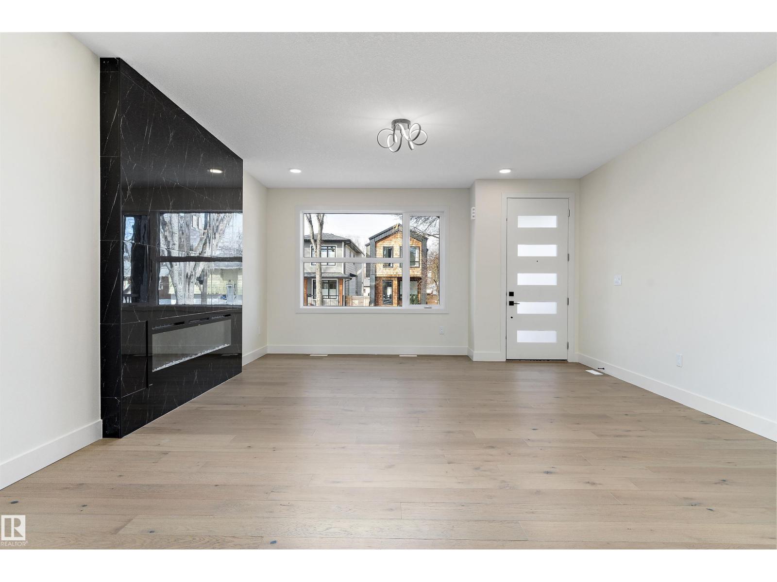 10965 129 ST NW - 8