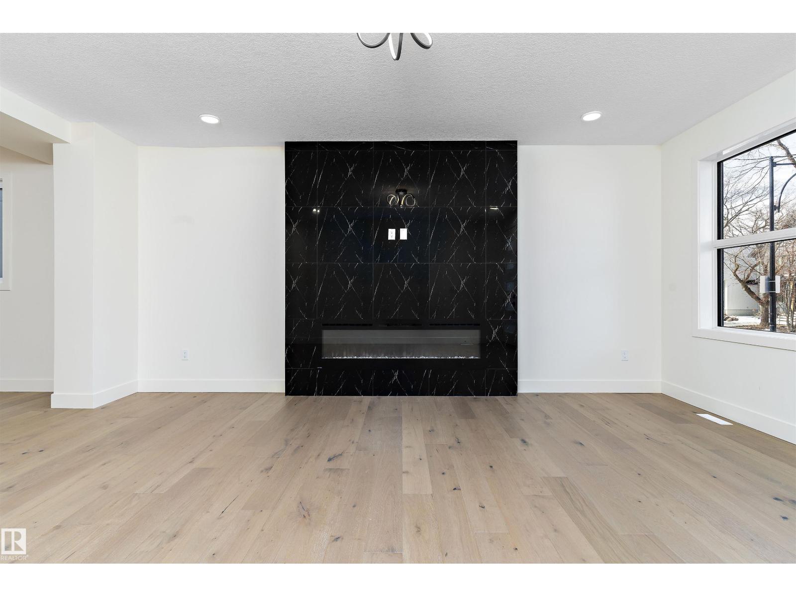 10965 129 ST NW - 11