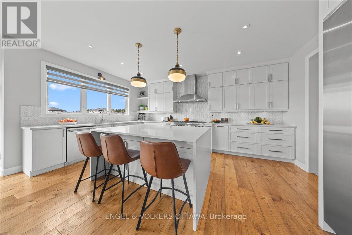 348 ST-TROPEZ STREET - 10