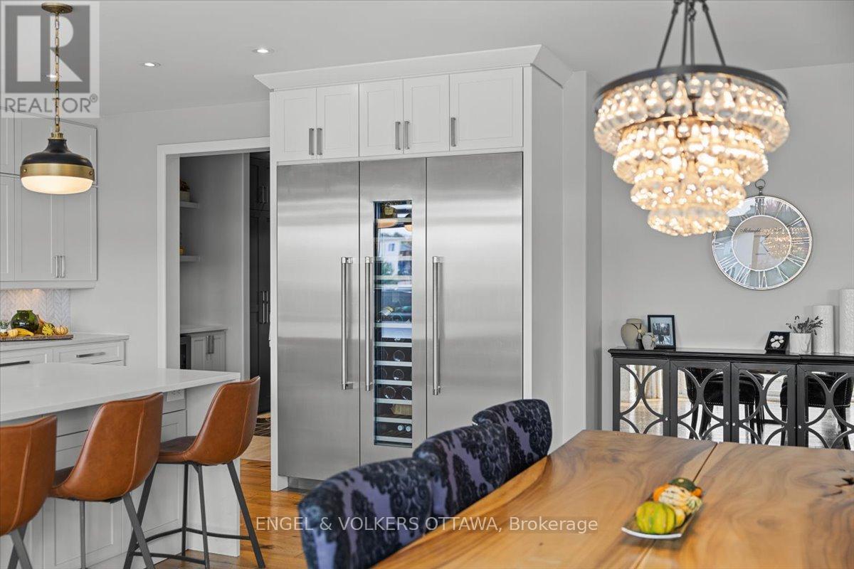 348 ST-TROPEZ STREET - 17