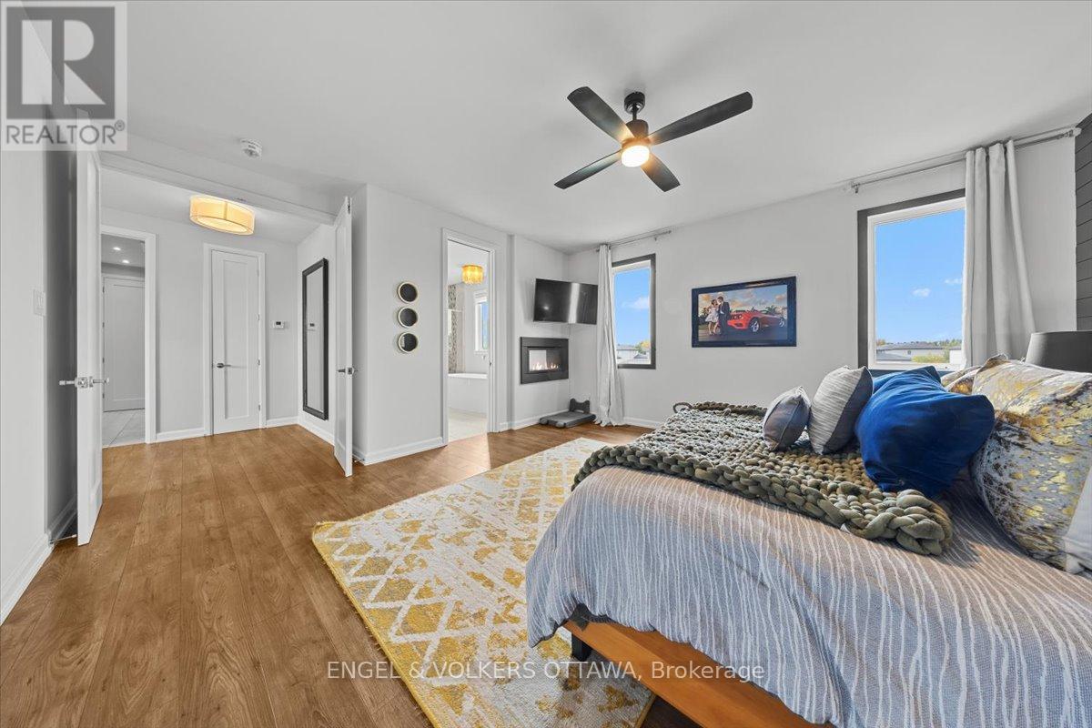 348 ST-TROPEZ STREET - Image 24