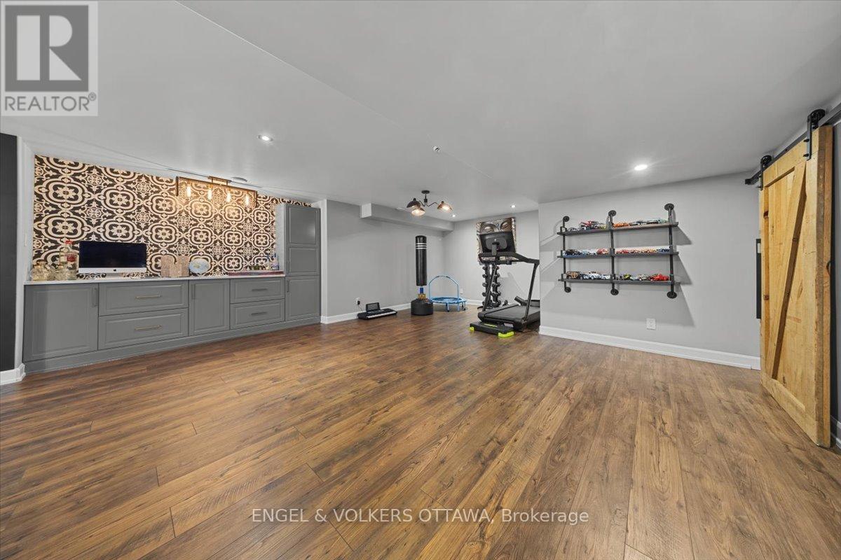 348 ST-TROPEZ STREET - 38
