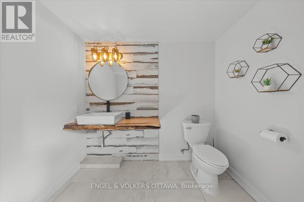 348 ST-TROPEZ STREET - 40