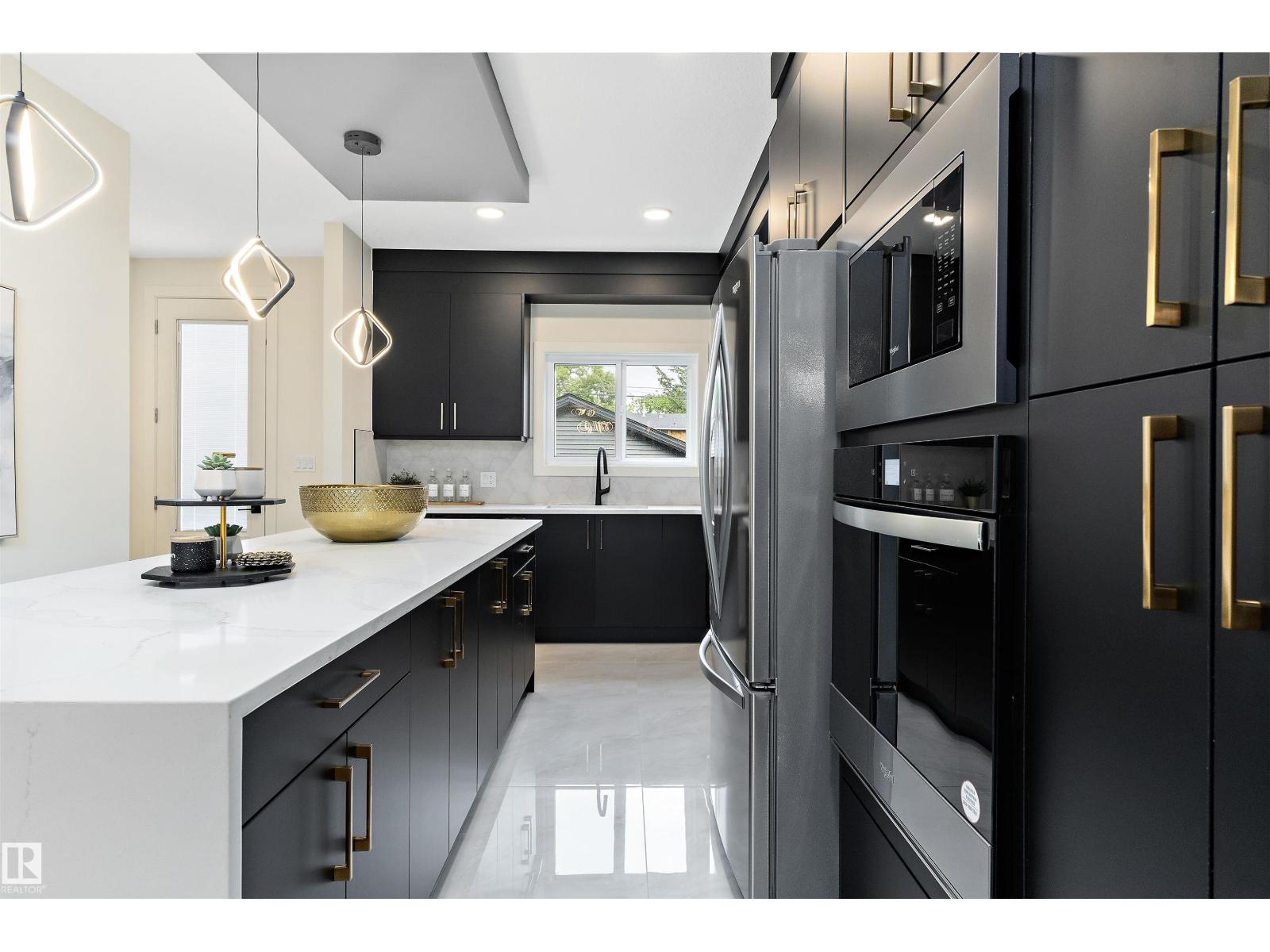 10965 129 ST NW - 16