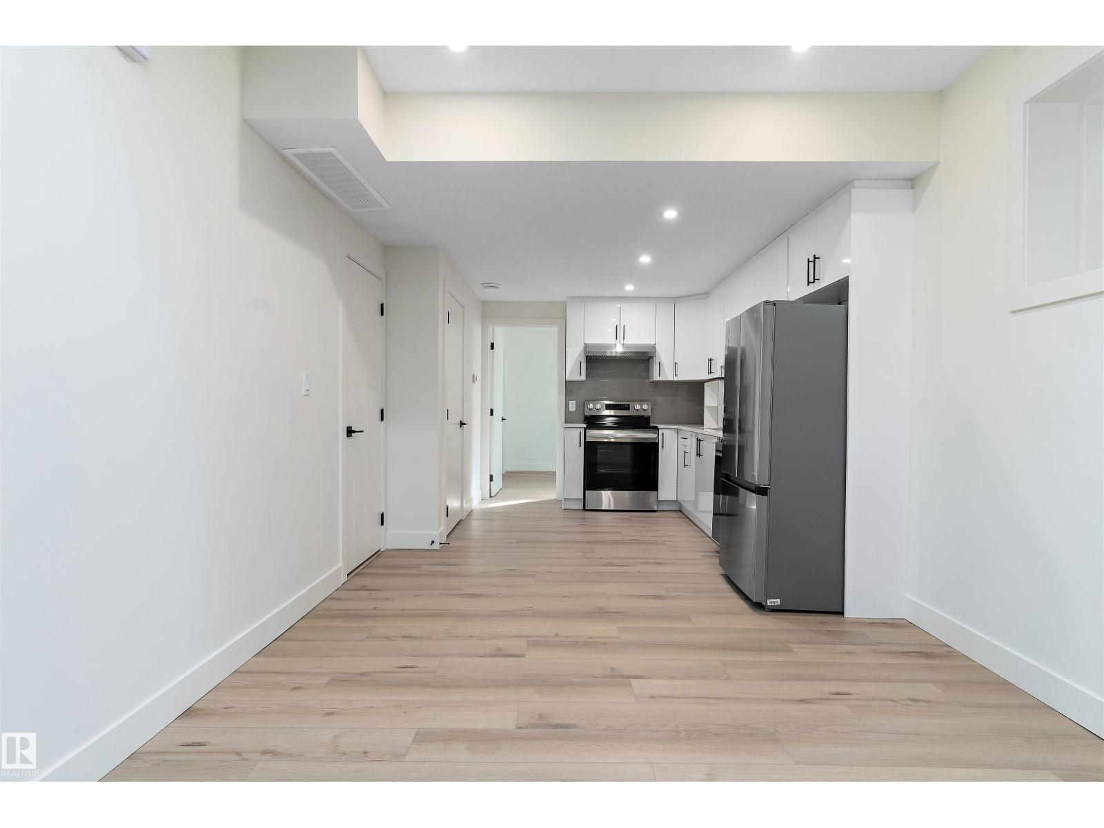 10965 129 ST NW - 47