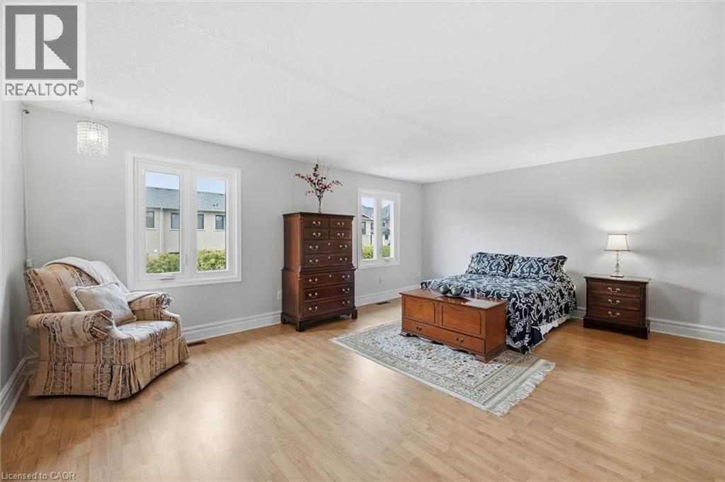 2066 Brant Street — photo 18