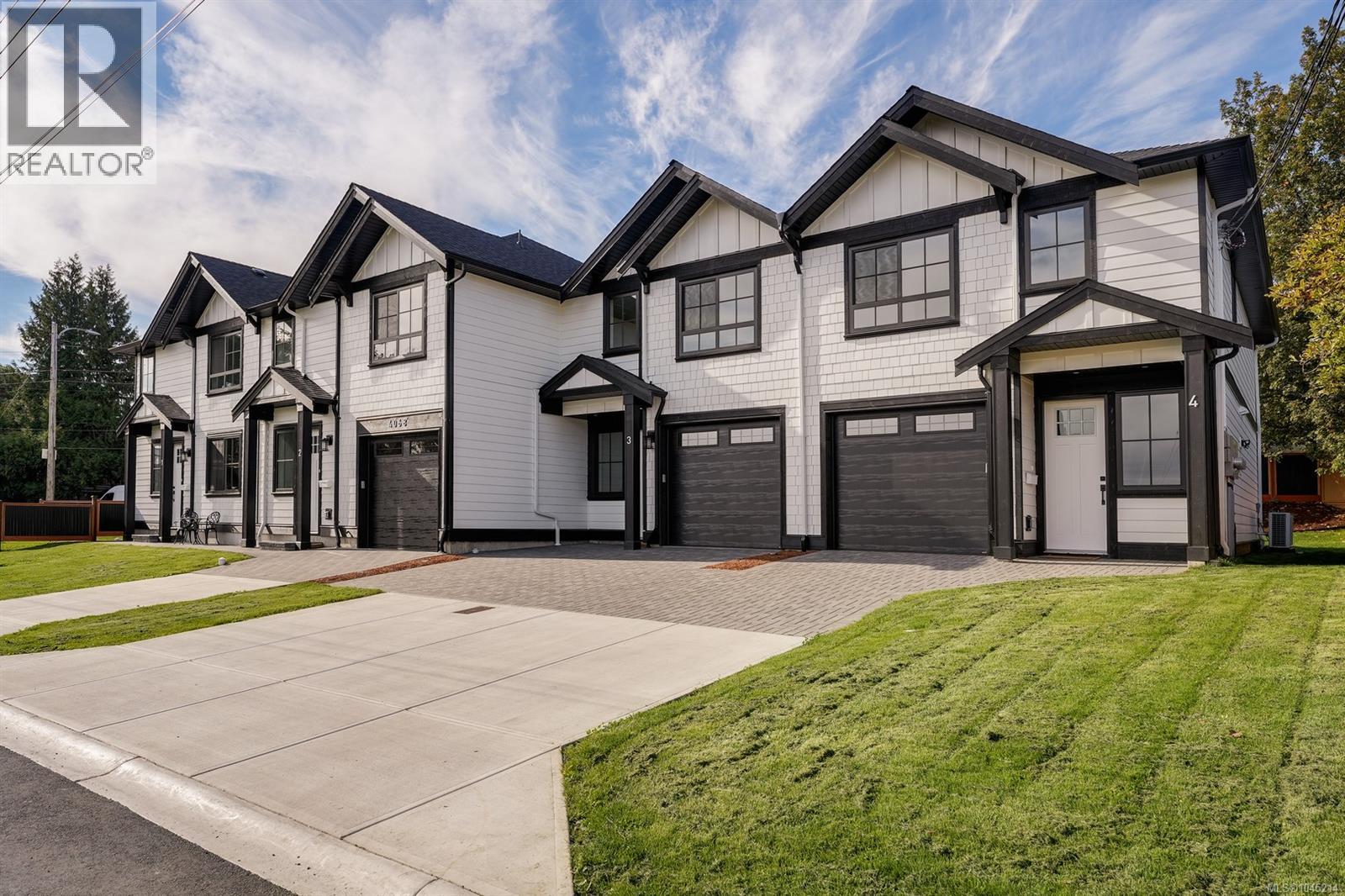 3 4068 Tuxedo Dr, Saanich - Image 1