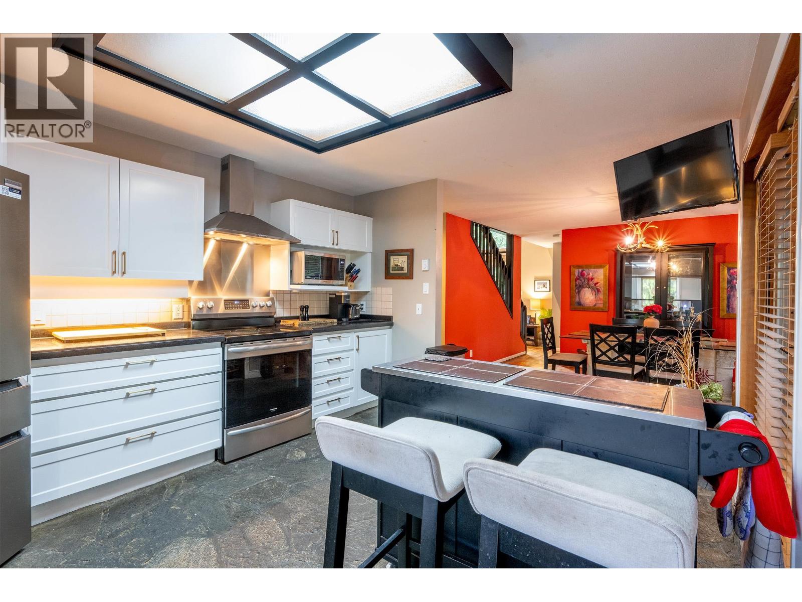 6272 BISHOP WAY, Whistler - Image 1