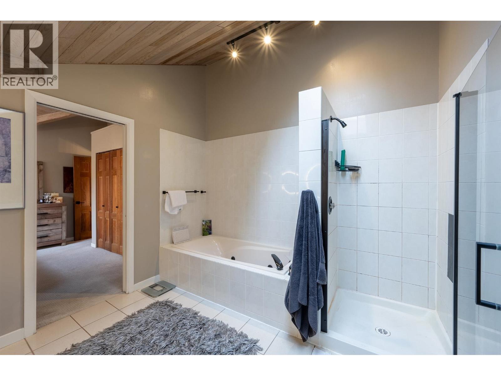 6272 BISHOP WAY, Whistler - Image 1