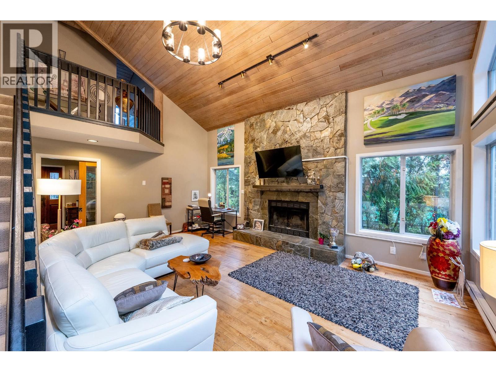 6272 BISHOP WAY, Whistler - Image 1