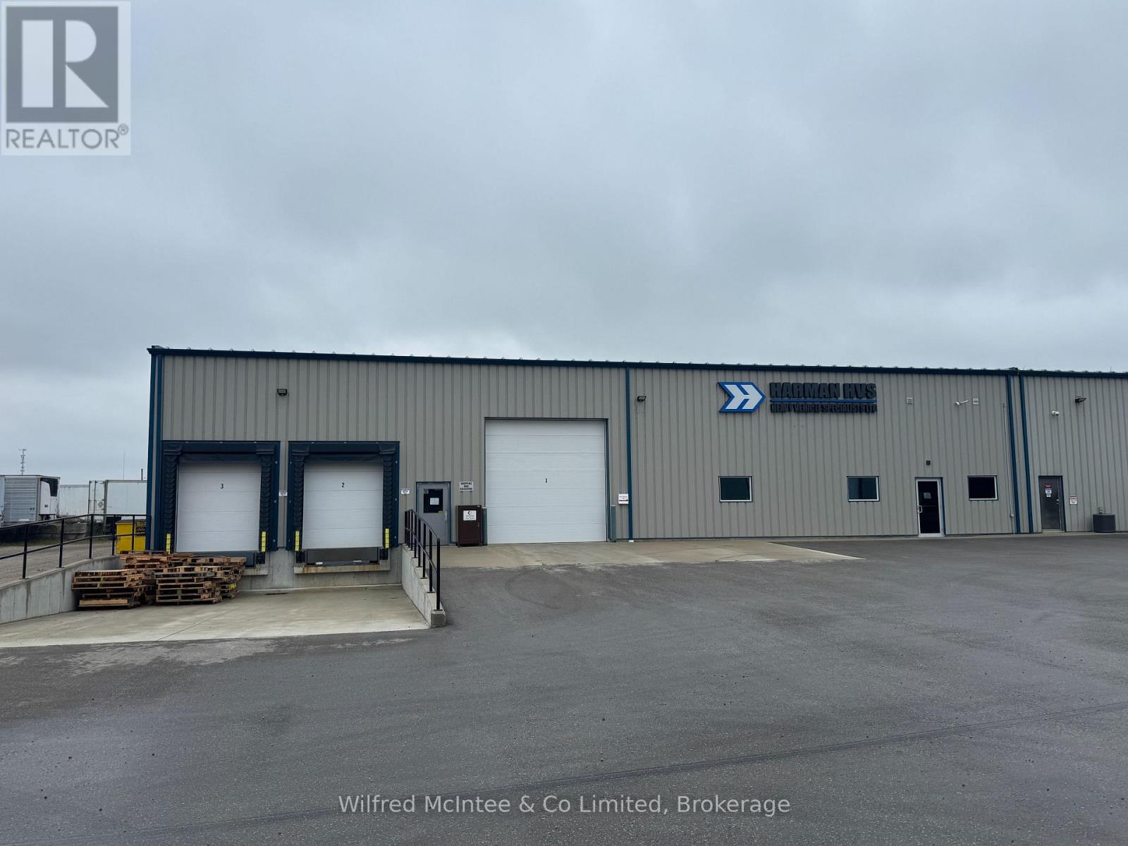 Property for lease at 17 CREIGHTON ROAD