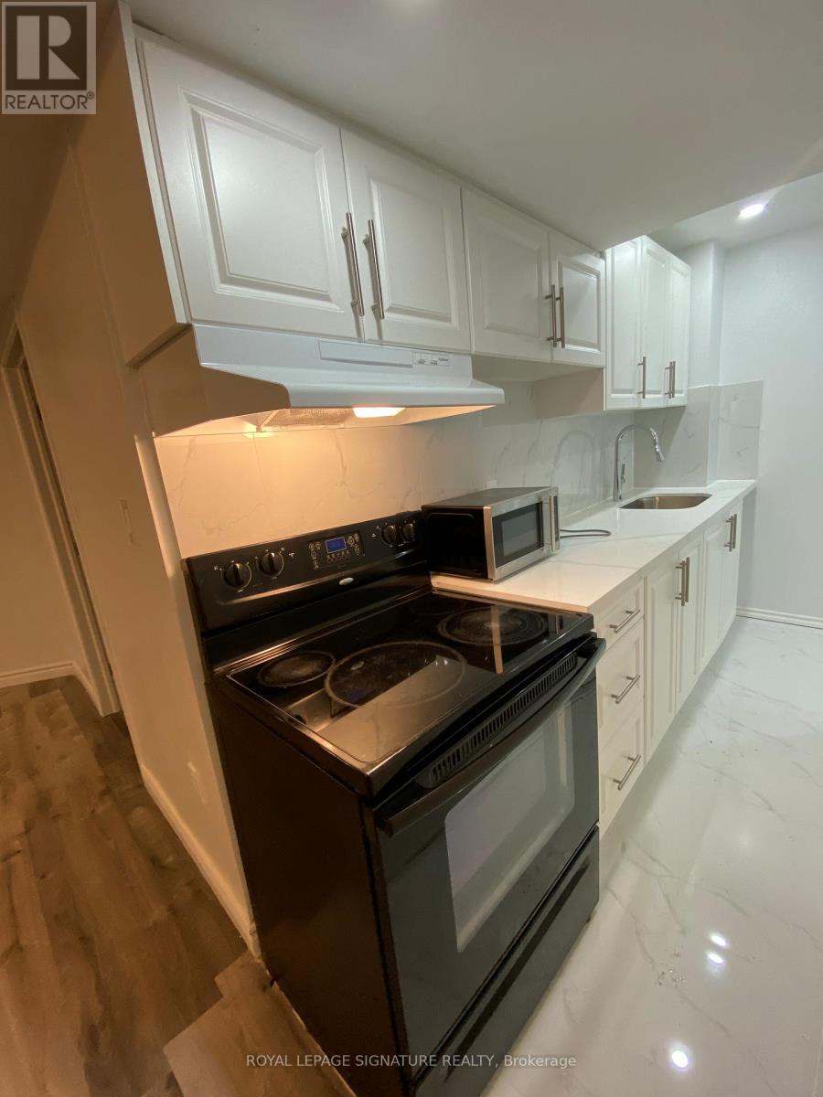 123 Mildenhall Place, Whitby, ON photo 2