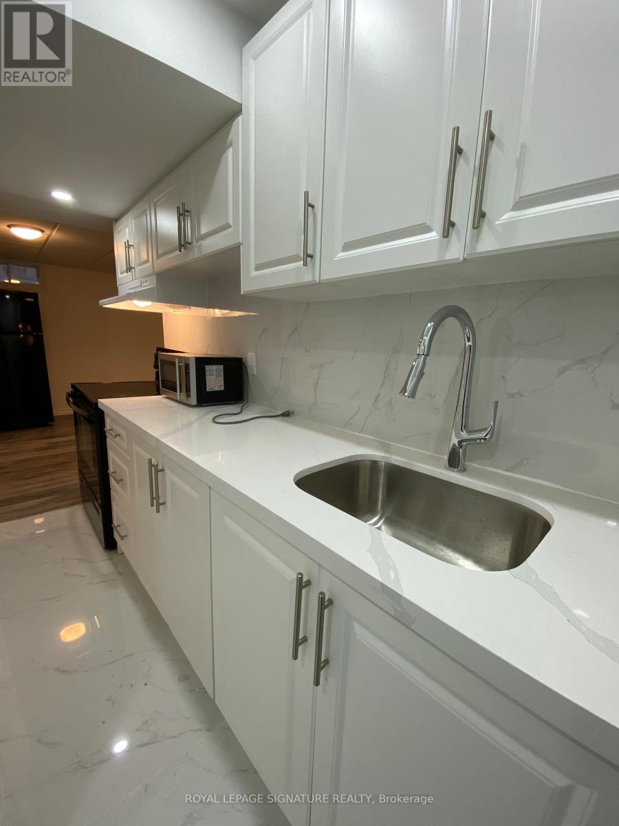 123 Mildenhall Place, Whitby, ON photo 3
