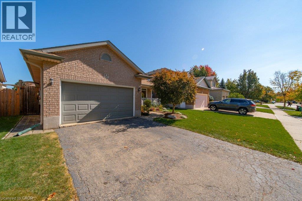 587 SANDBANKS Crescent - Image 4