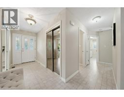 Mud room - 587 Sandbanks Crescent, Waterloo, ON N2V2K4 Photo 8