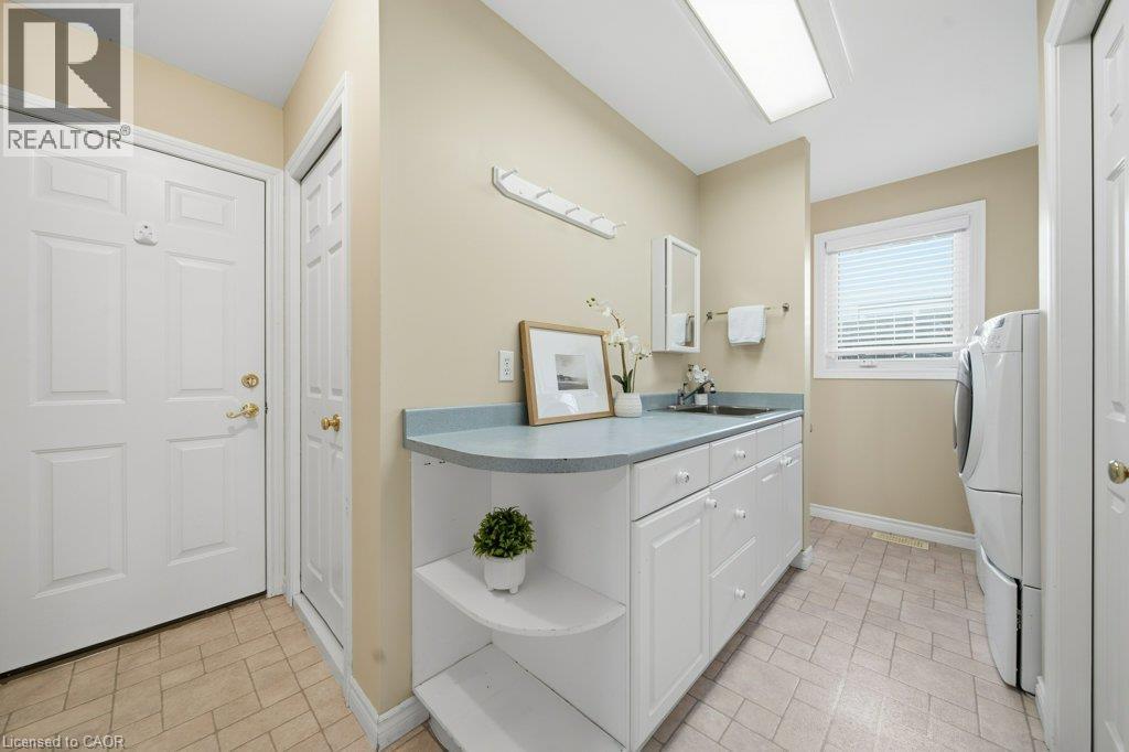 587 SANDBANKS Crescent - 19