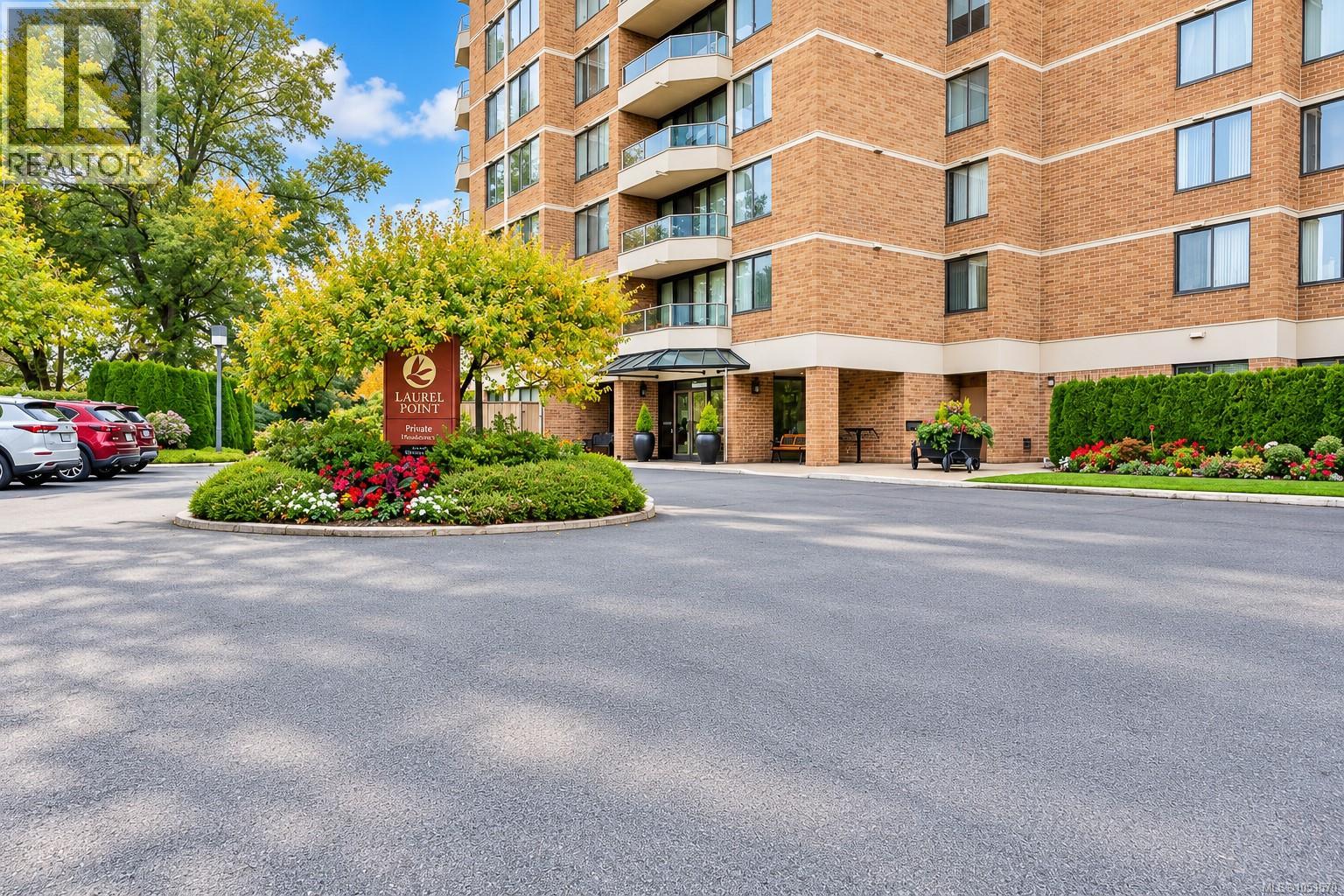 #704 225 Belleville St - 41