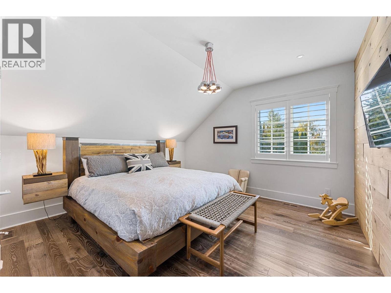 405 Hobson Crescent, Kelowna - Image 1