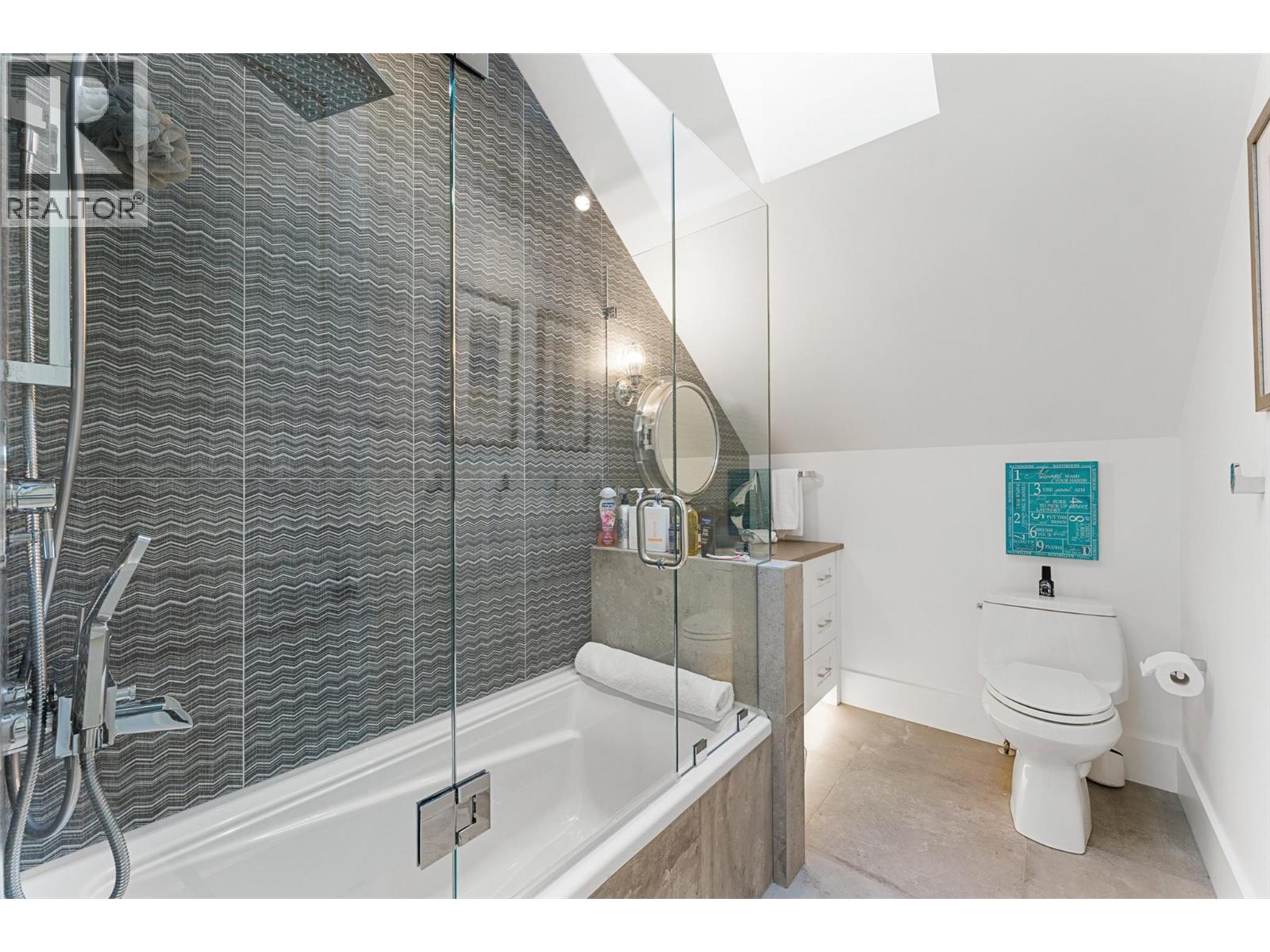 405 Hobson Crescent, Kelowna - Image 1