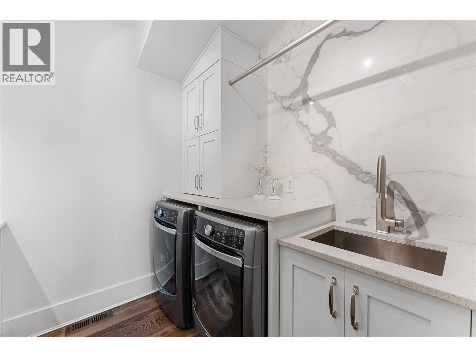405 Hobson Crescent, Kelowna - Image 1