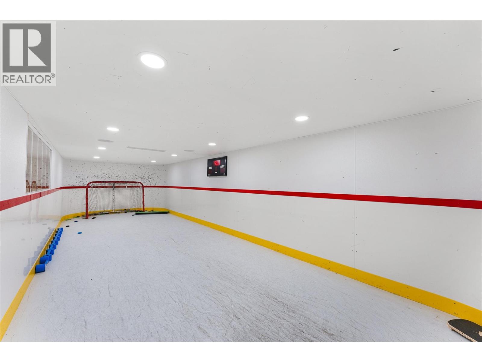 405 Hobson Crescent, Kelowna - Image 1