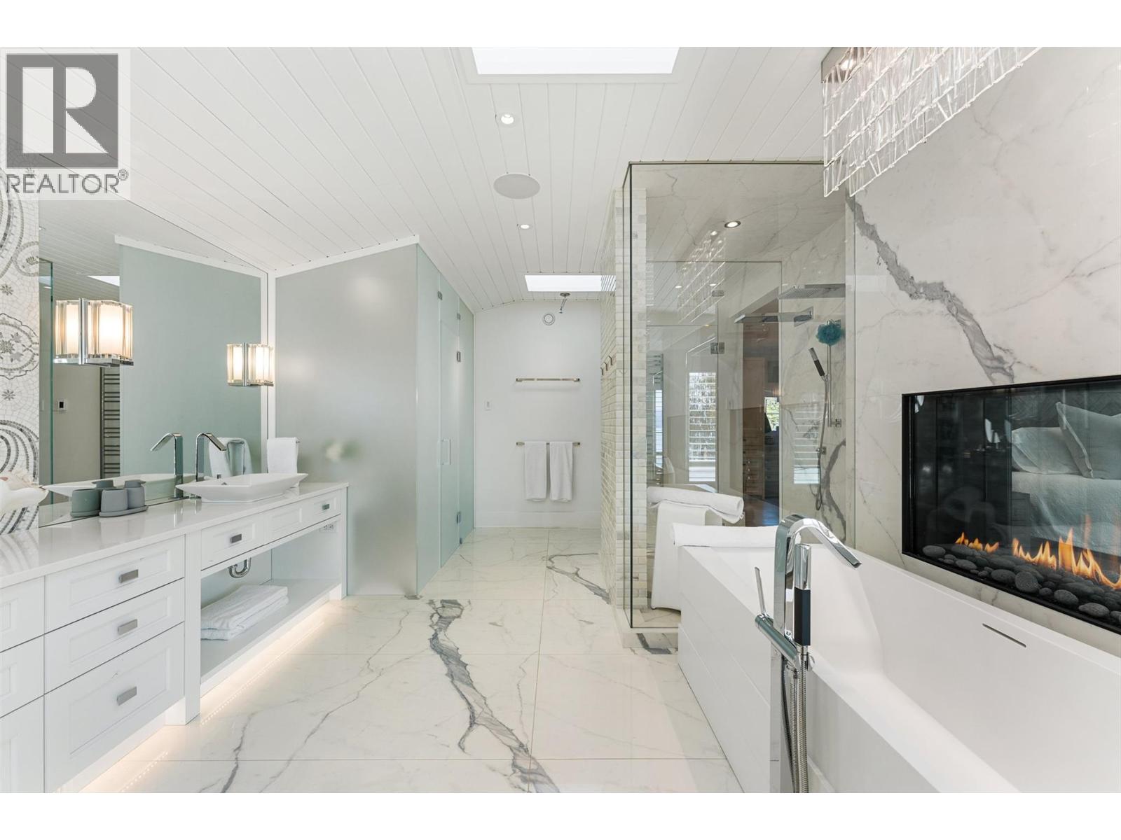 405 Hobson Crescent, Kelowna - Image 1