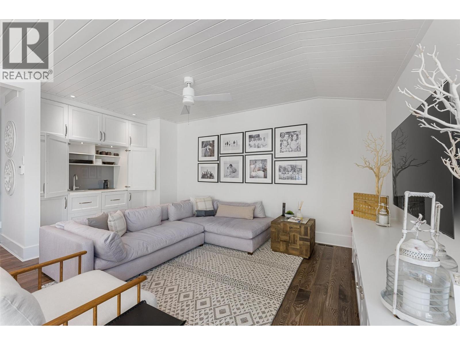 405 Hobson Crescent, Kelowna - Image 1