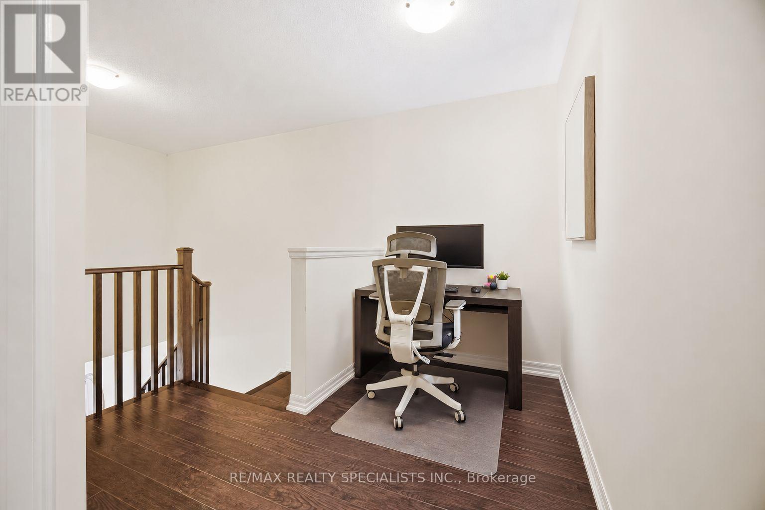 92 Hanson Crescent — photo 10