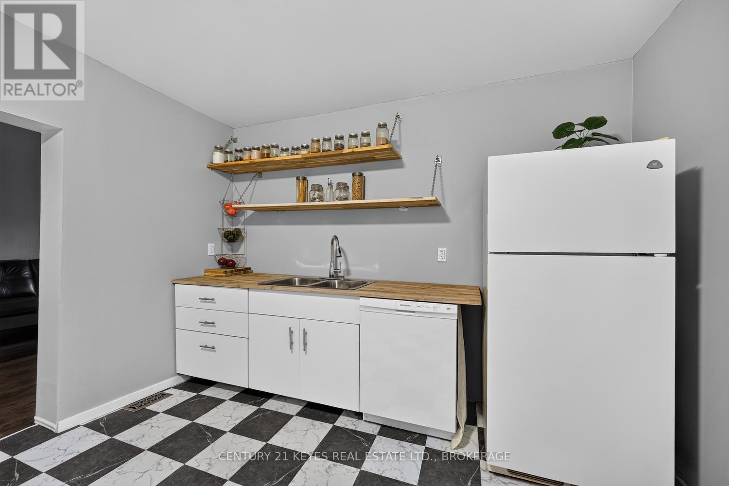 39 AMY STREET - 15
