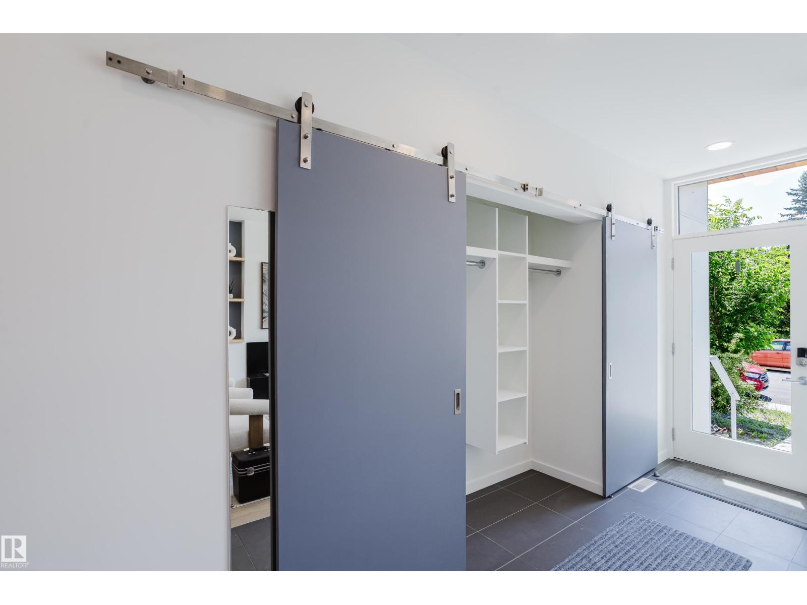 7405 89 ST NW - 4
