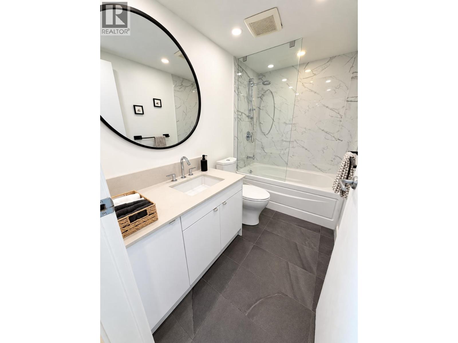 2303 455 BEACH CRESCENT, Vancouver - Image 1