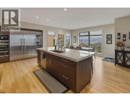 Pantry - 4804 Carmel Crescent, Kelowna, BC V1W5B9 Photo 14