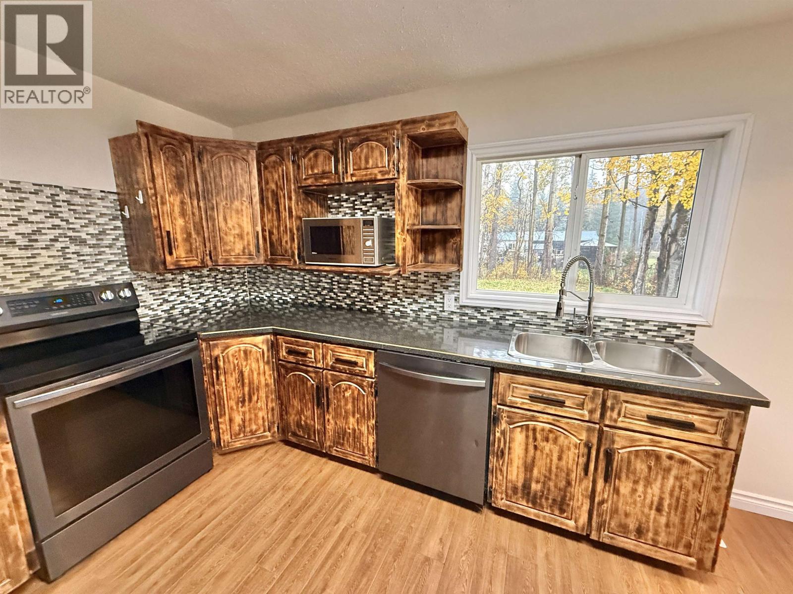 3925 AIRD ROAD - 16