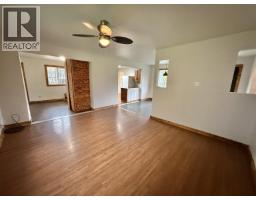 Foyer - 3925 Aird Road, Quesnel, BC V2J6V8 Photo 8