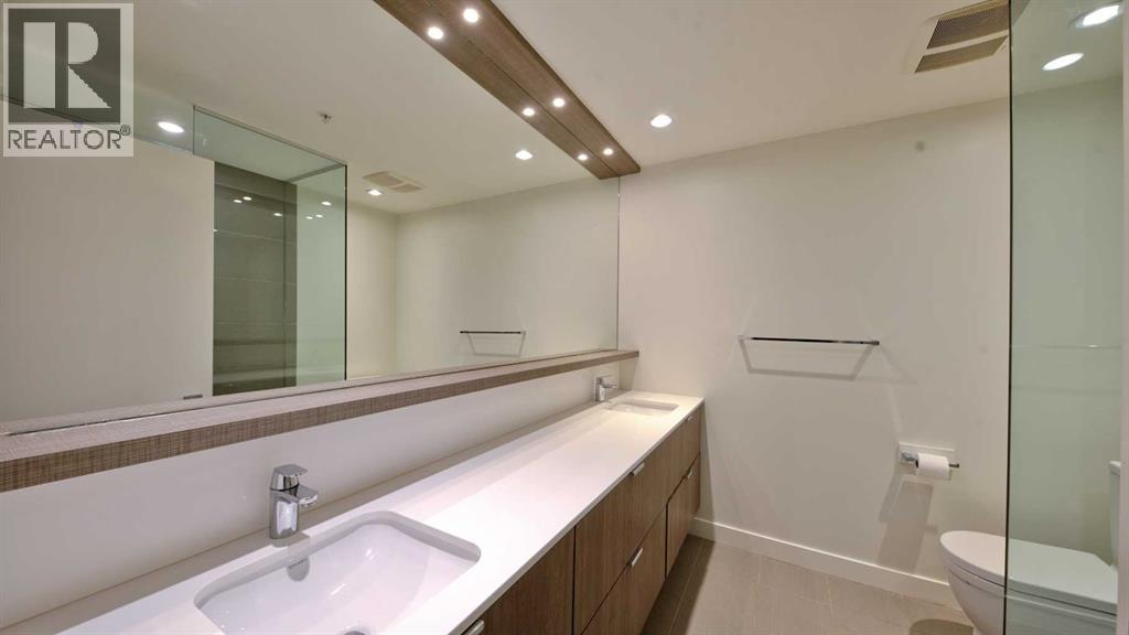 #301 51 Waterfront Mews SW - 19