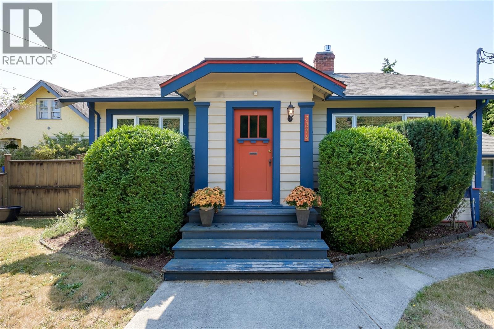 3374 Cook St, Saanich - Image 1