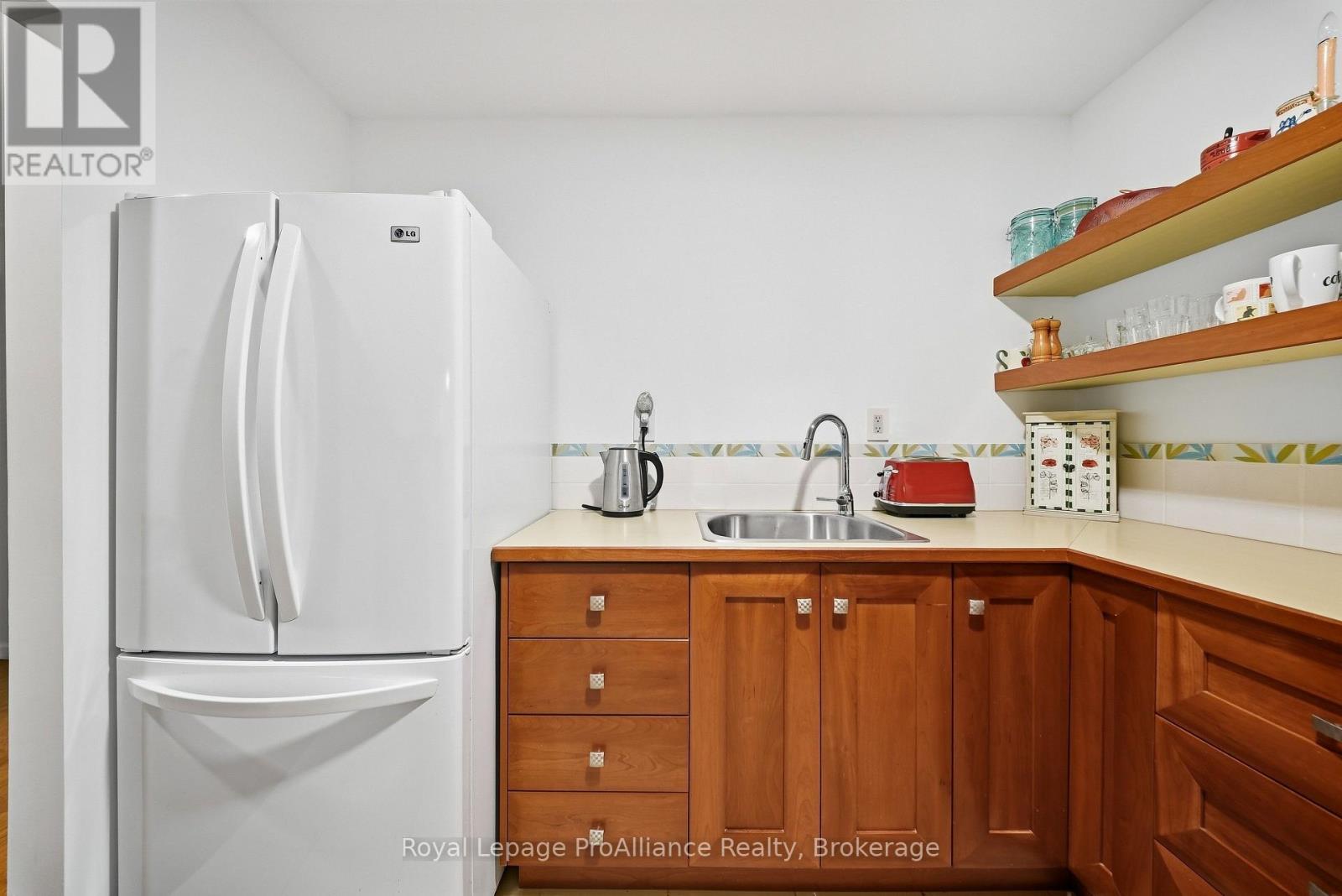 311C- 223 North Park Street, Belleville, ON photo 13