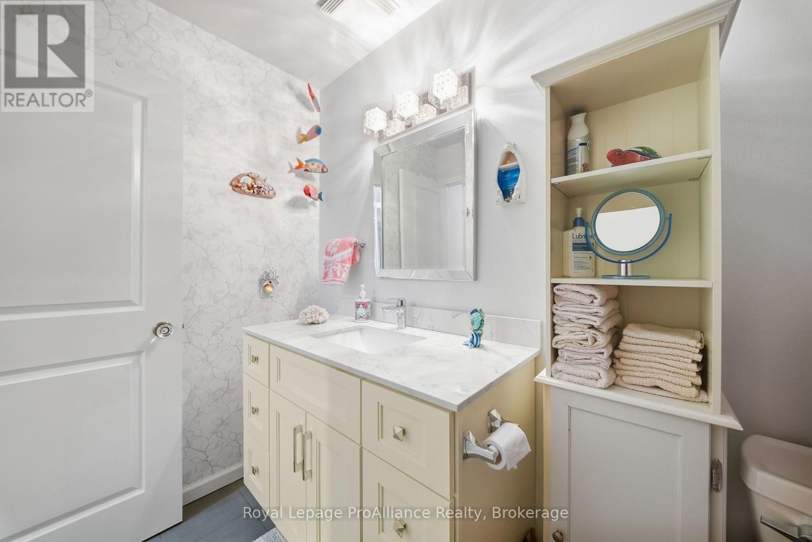 #311C 223 NORTH PARK STREET - 31
