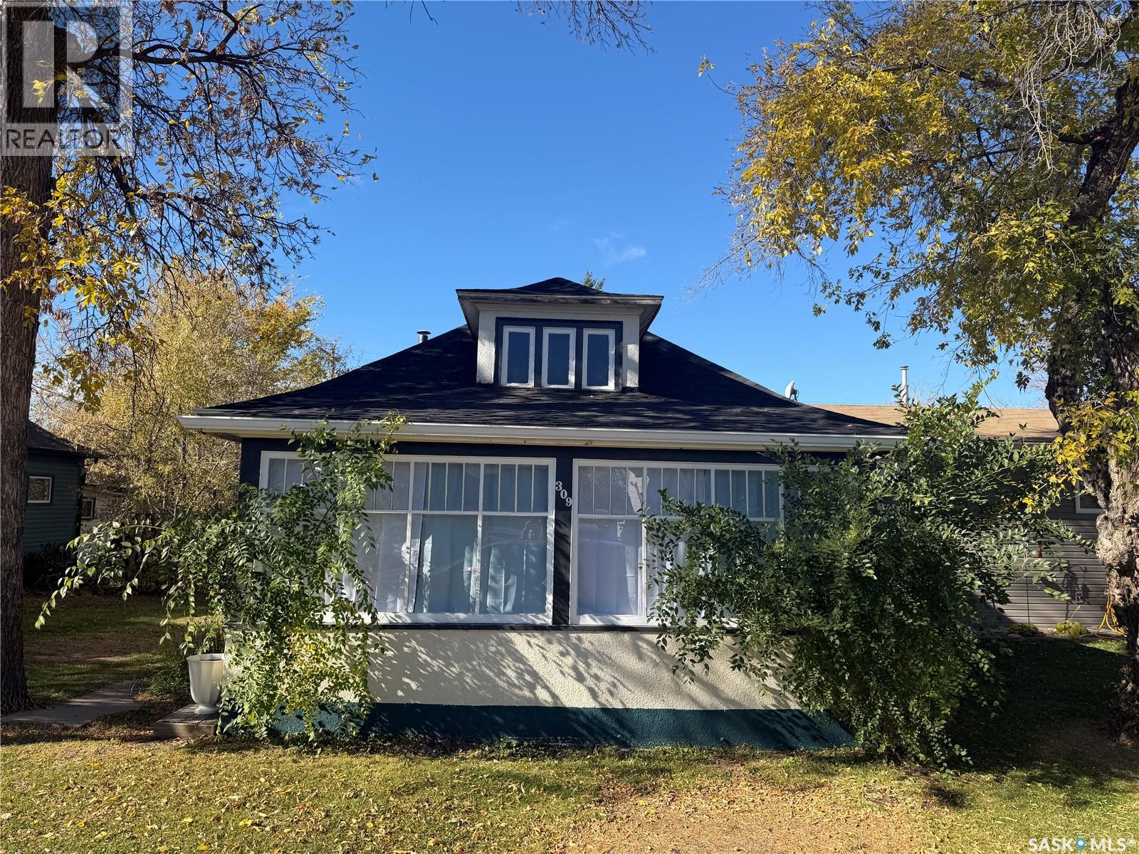 309 5th STREET E, Wynyard