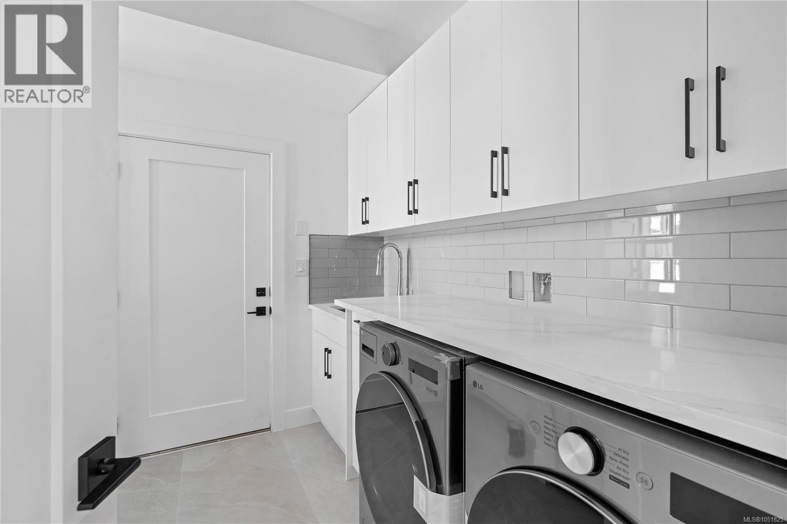 3326 Woodrush Dr, Duncan - Image 1