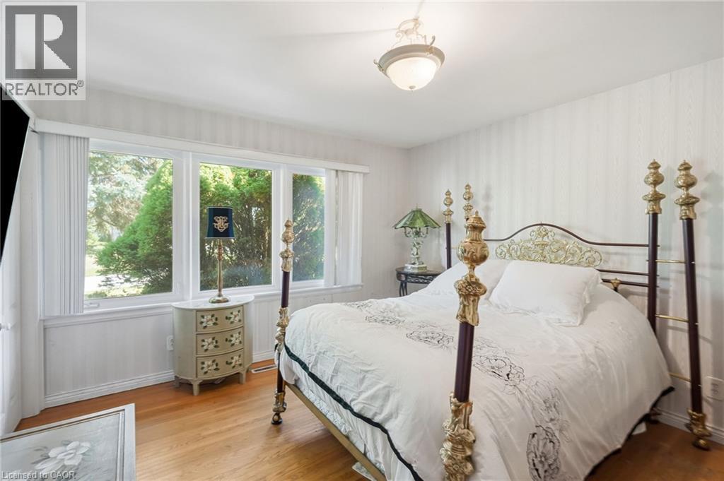 904 MONTGOMERY Drive - 26
